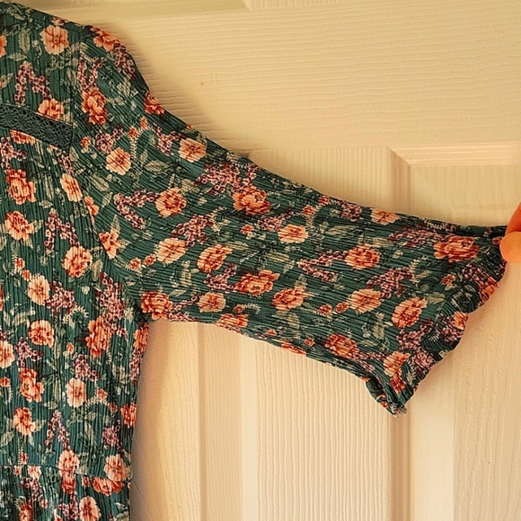 Hayley London Mini Dress Size S Floral Mini Short Sleeves - Picture 8 of 12